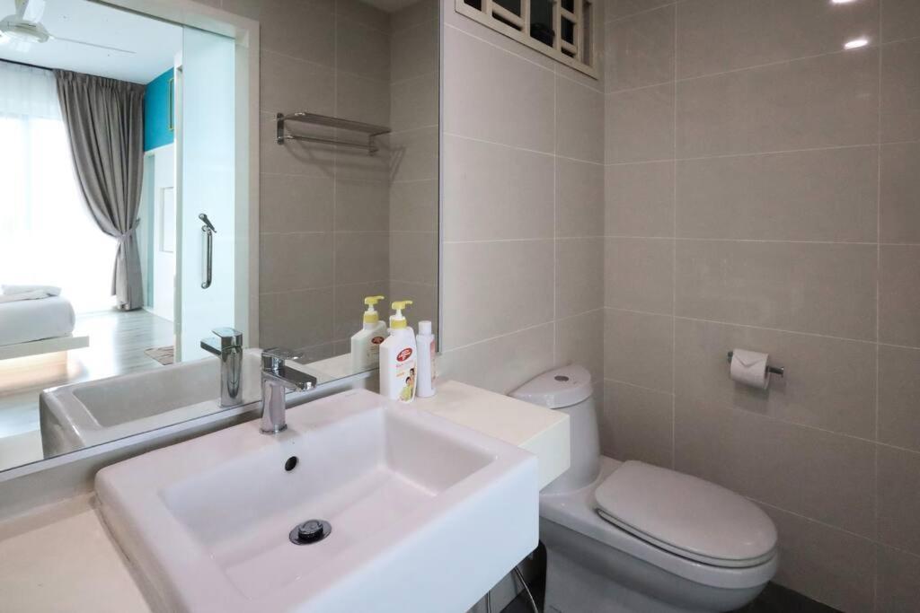 Pangsapuri Mosaic Southkey Premium Midvalley Jb 4pax Johor Bahru